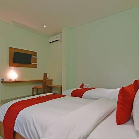 Reddoorz Plus @ Mahendradatta Denpasar Exterior foto